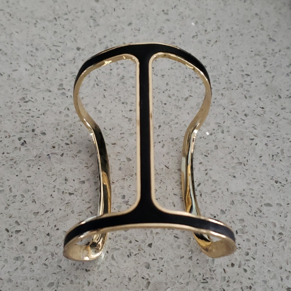 BCBG cuff bangle